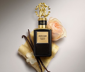 Parfum Roberto Cavalli Gold Collection cu note de vanilie în flacon negru cu detalii aurii